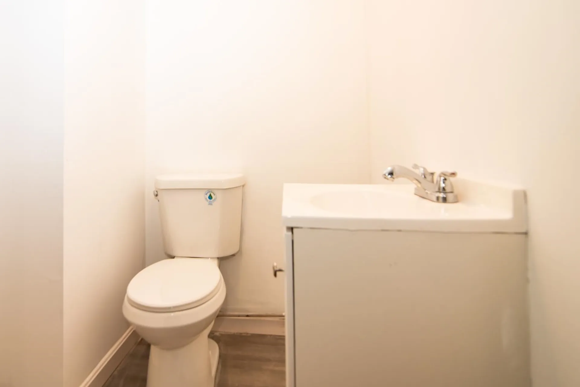 82 S Jewett Street Manchester NH 03103