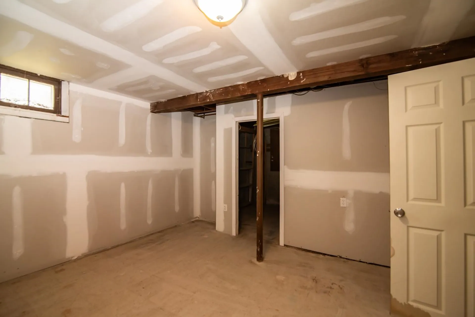 82 S Jewett Street Manchester NH 03103