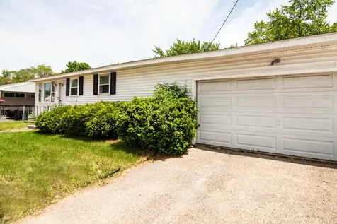 82 S Jewett Street Manchester NH 03103