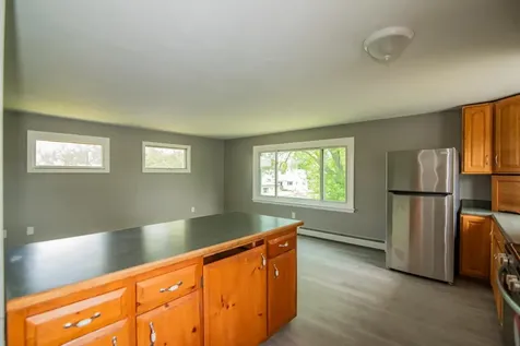 82 S Jewett Street Manchester NH 03103