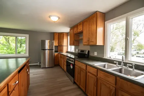 82 S Jewett Street Manchester NH 03103