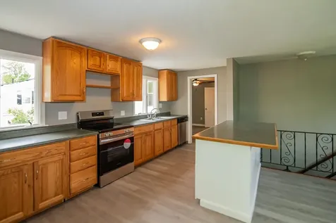 82 S Jewett Street Manchester NH 03103