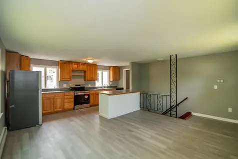 82 S Jewett Street Manchester NH 03103