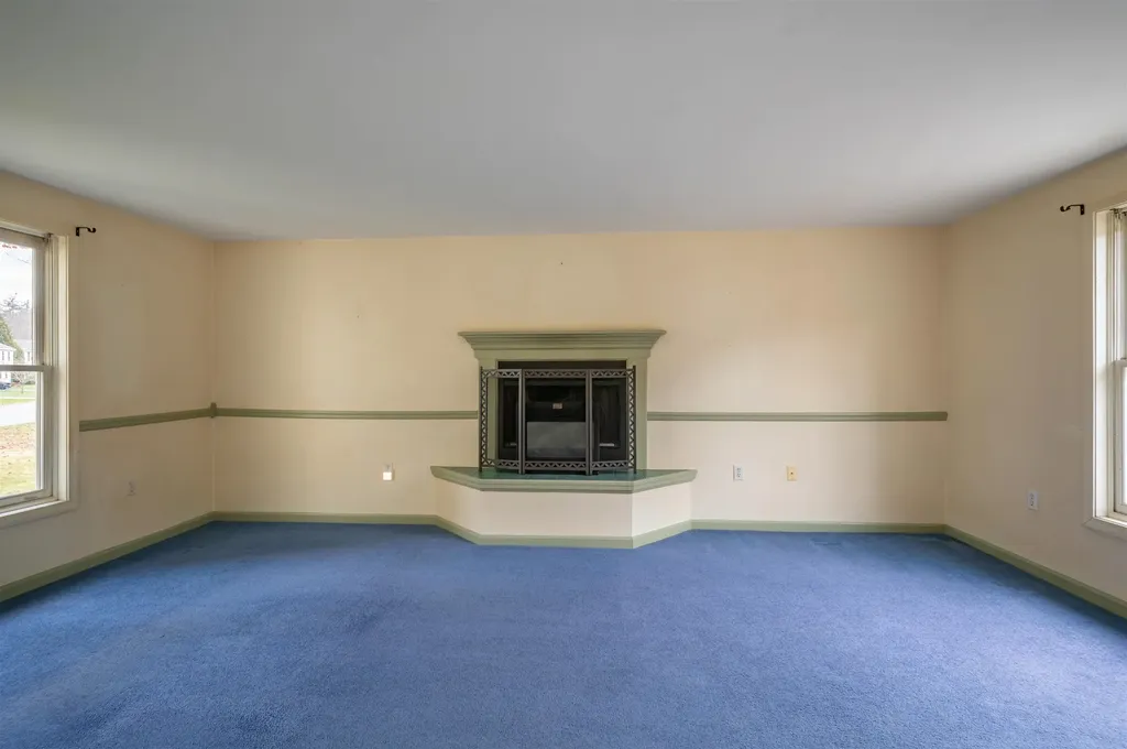 38 Mallard Point Merrimack NH 03054