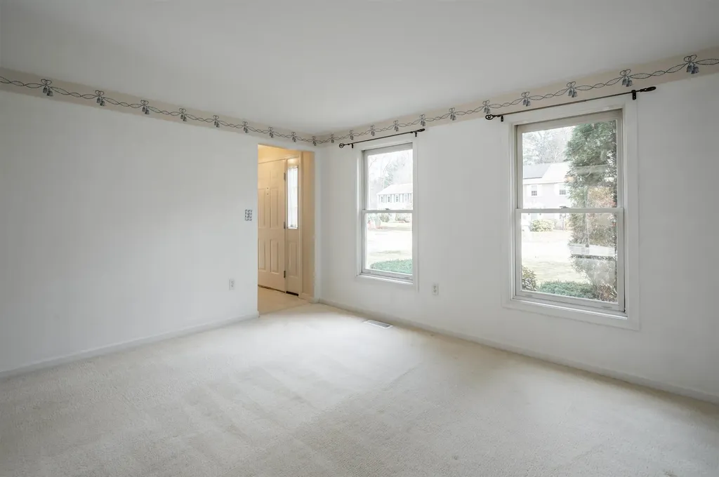 38 Mallard Point Merrimack NH 03054