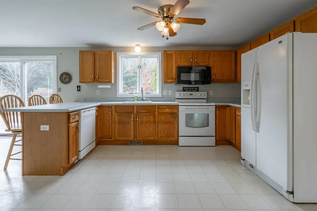 38 Mallard Point Merrimack NH 03054