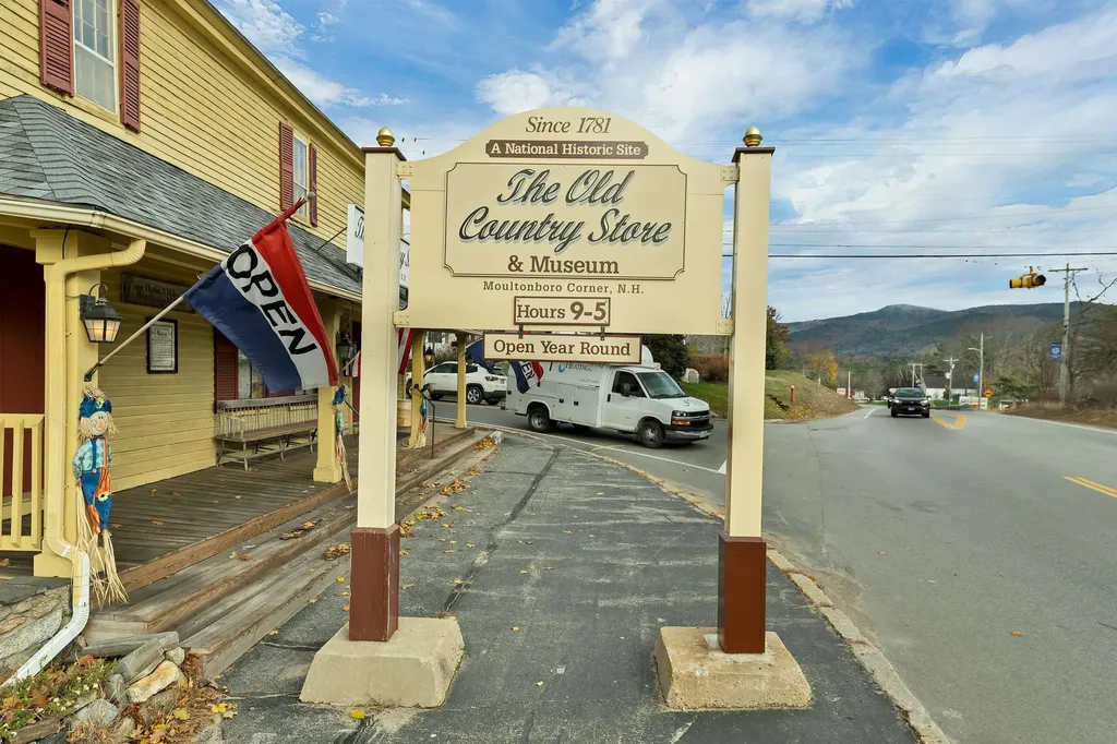 7 Lady Slipper Lane Moultonborough NH 03254