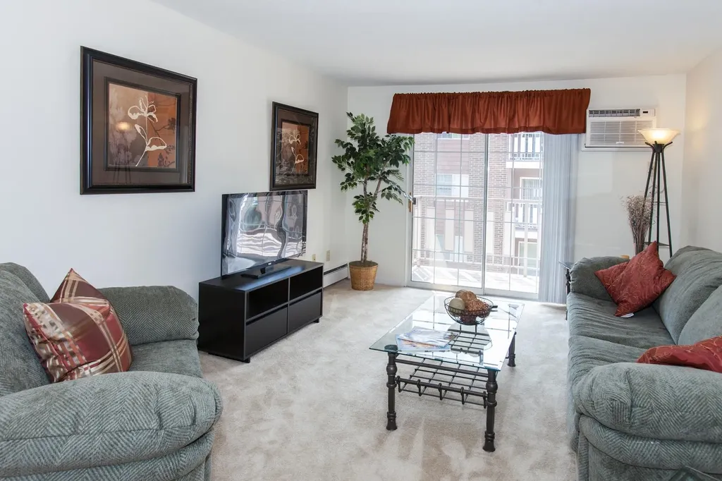 21 West River Drive Manchester NH 03104