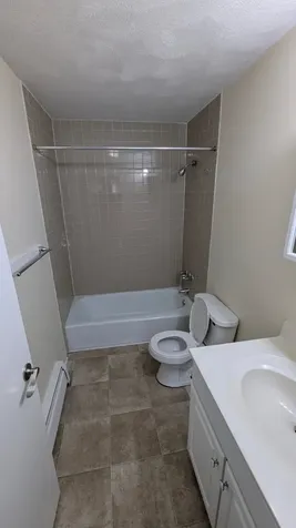 21 West River Drive Manchester NH 03104