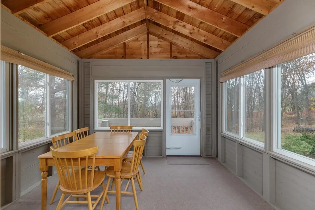 380 Woodcrest Court Manchester NH 03109