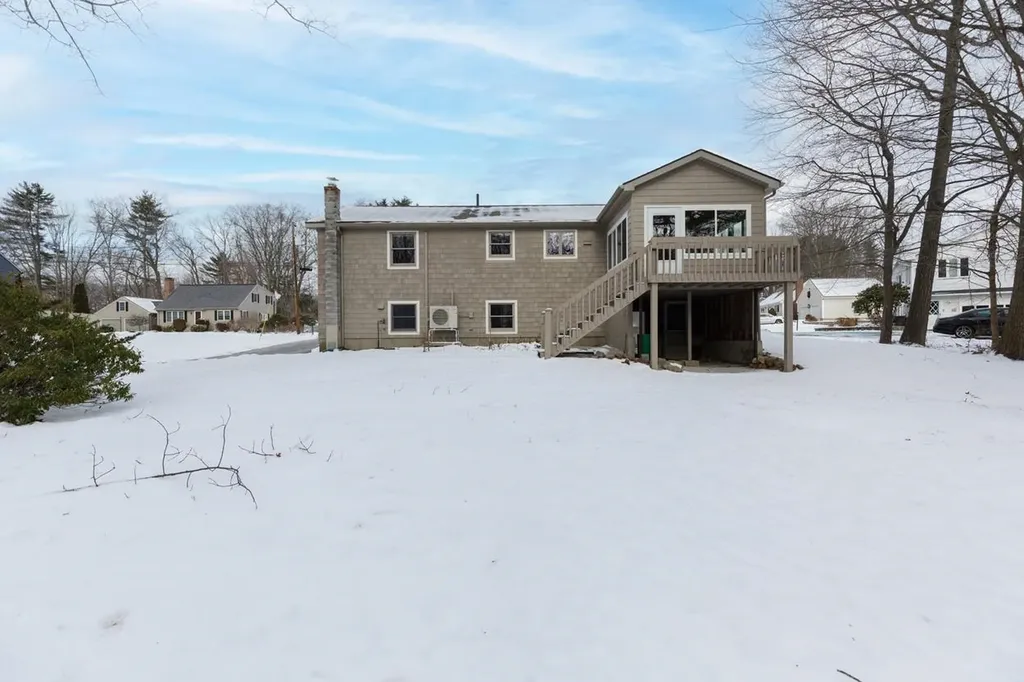 380 Woodcrest Court Manchester NH 03109