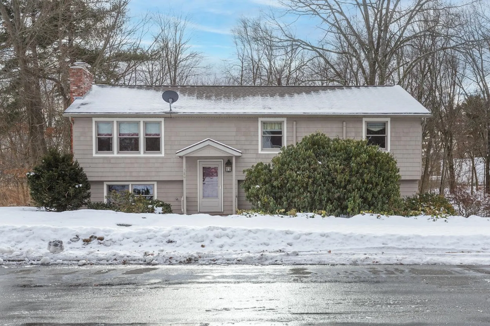 380 Woodcrest Court Manchester NH 03109