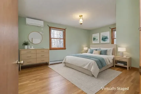 380 Woodcrest Court Manchester NH 03109