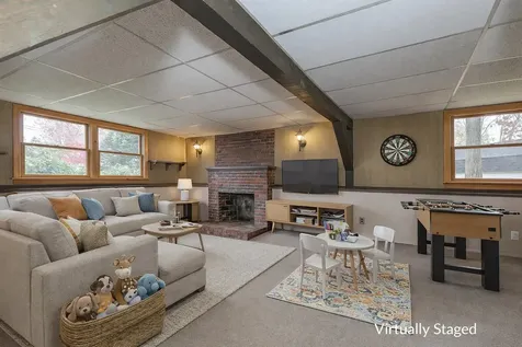 380 Woodcrest Court Manchester NH 03109