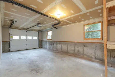 380 Woodcrest Court Manchester NH 03109