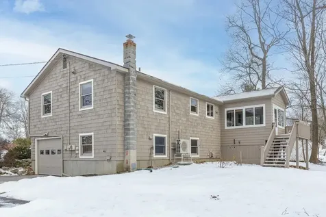 380 Woodcrest Court Manchester NH 03109