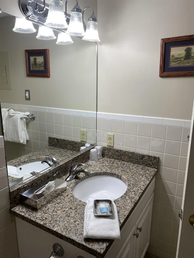 2760 New Hampshire Route 16 Conway NH 03818