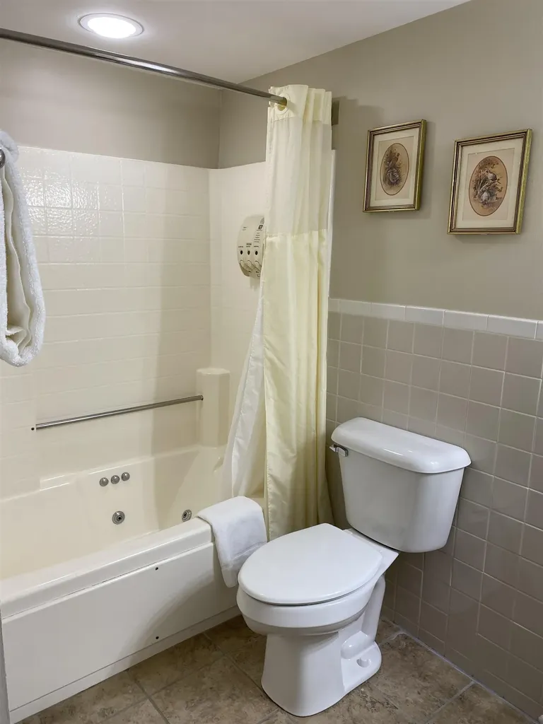 2760 New Hampshire Route 16 Conway NH 03818