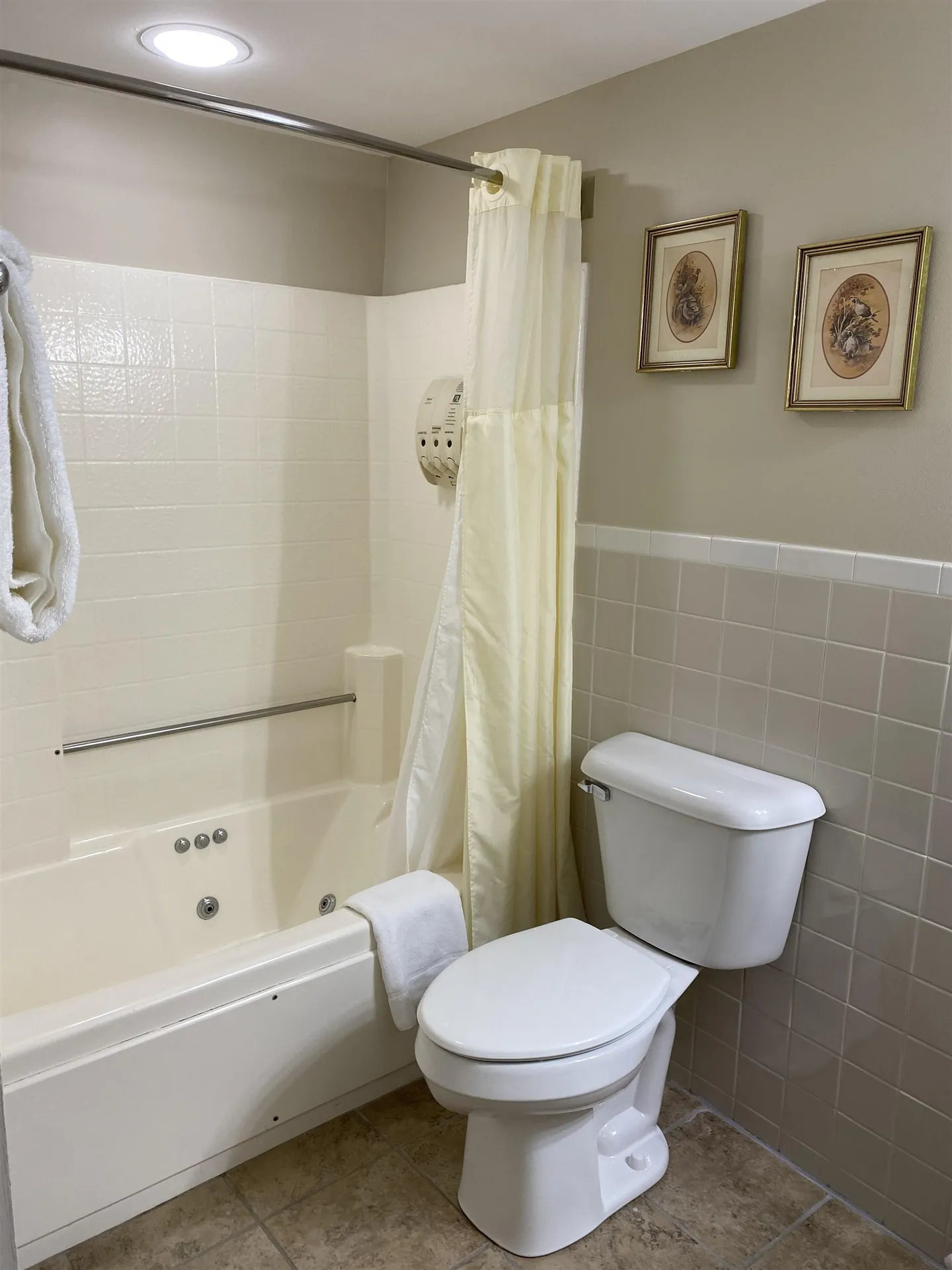 2760 New Hampshire Route 16 Conway NH 03818