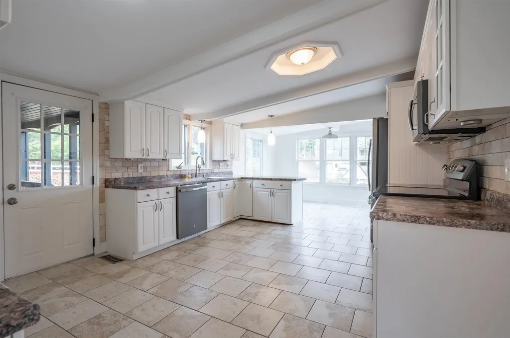 94 Lakeshore Drive Northwood NH 03261