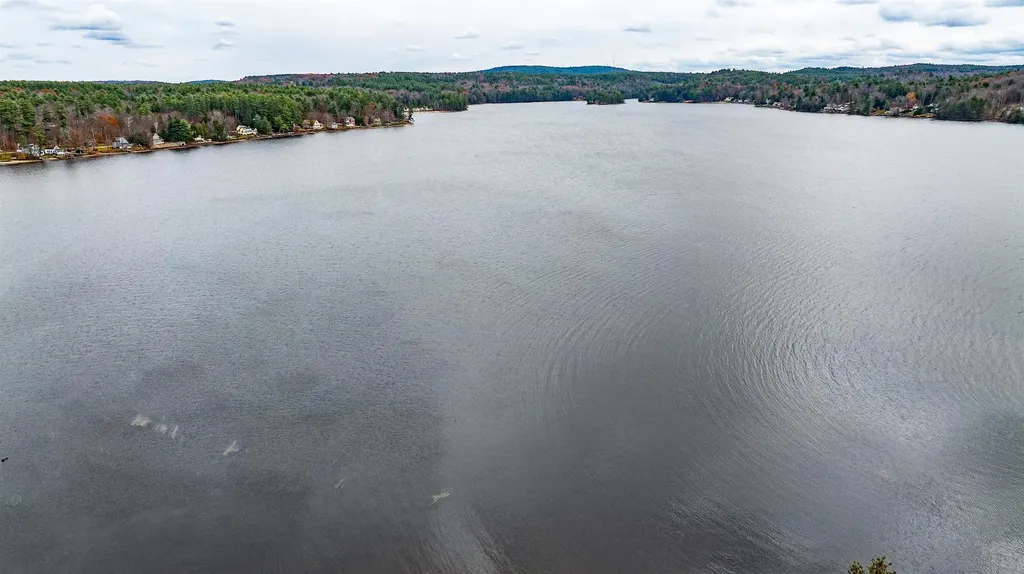 94 Lakeshore Drive Northwood NH 03261