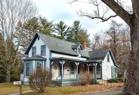 26 Oak Street Milford NH 03055