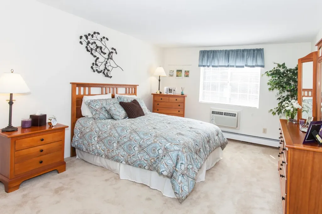 106 West River Drive Manchester NH 03104