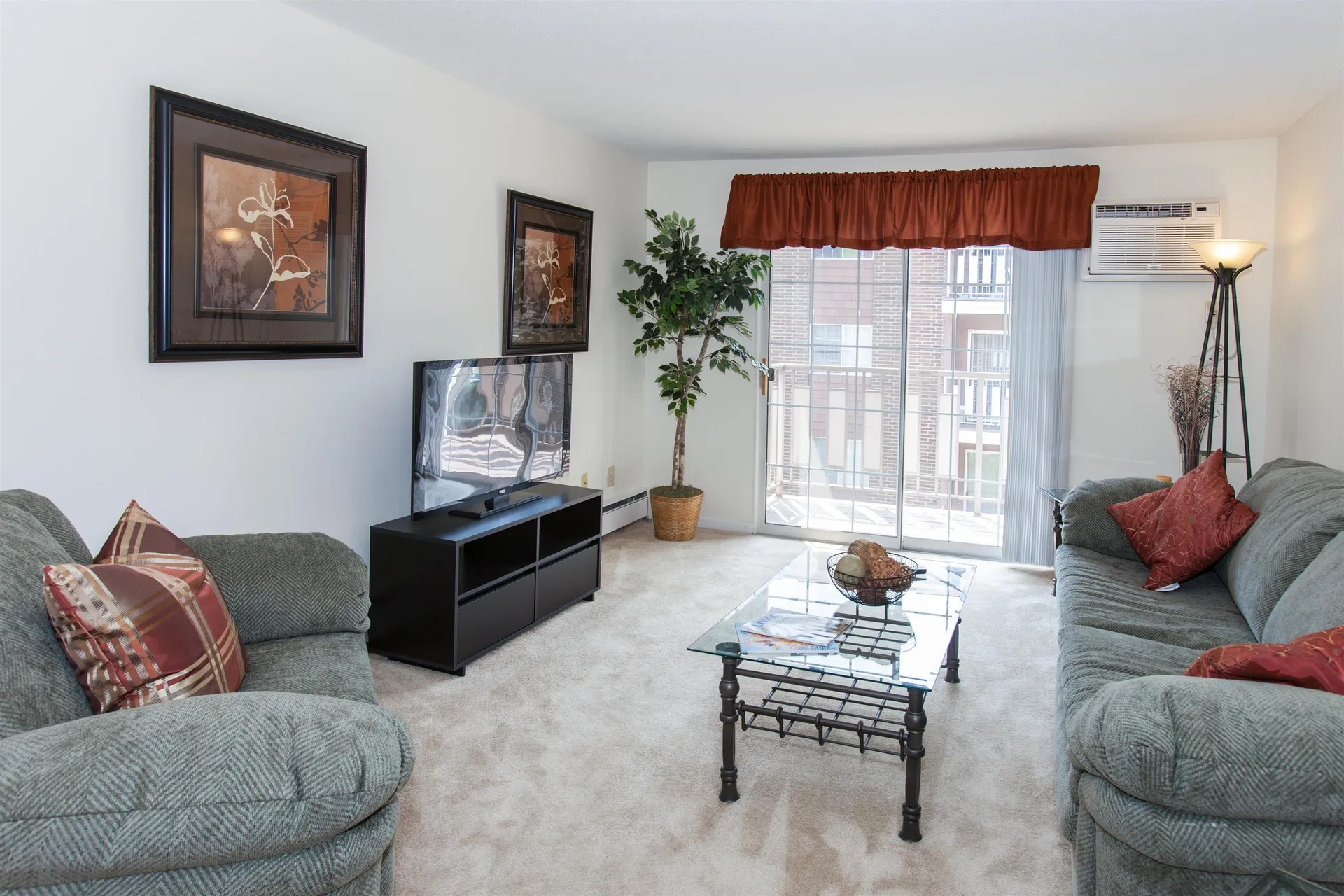 106 West River Drive Manchester NH 03104