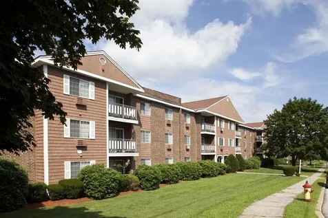 106 West River Drive Manchester NH 03104