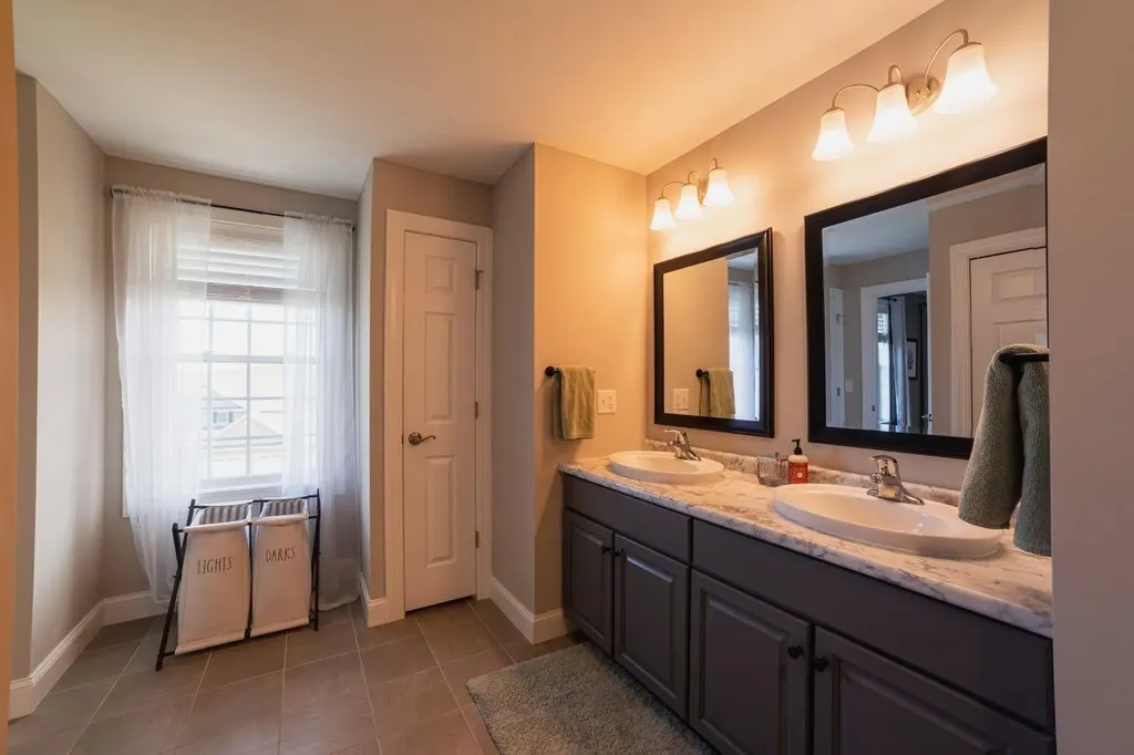 135 Brookview Drive Hooksett NH 03106