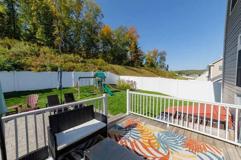 135 Brookview Drive Hooksett NH 03106