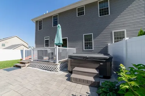 135 Brookview Drive Hooksett NH 03106