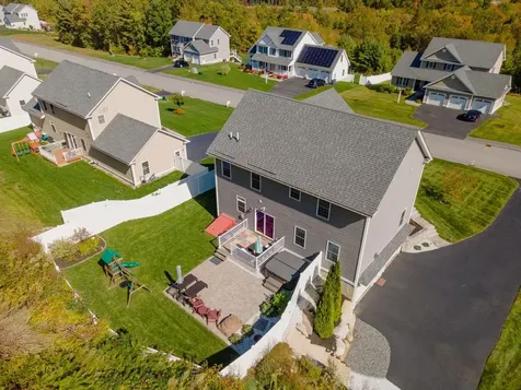 135 Brookview Drive Hooksett NH 03106