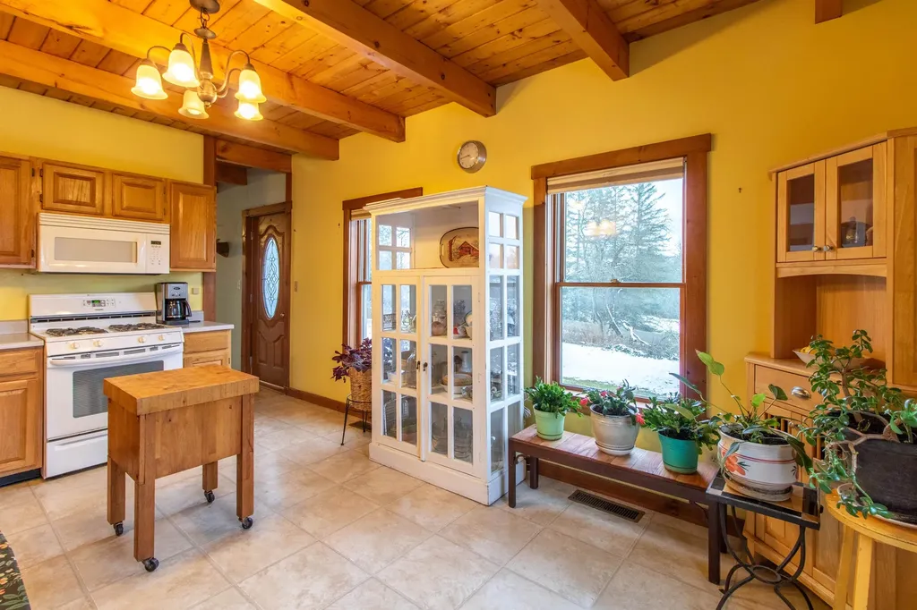 199 Hardwick Farms Road Hardwick VT 05836-9763