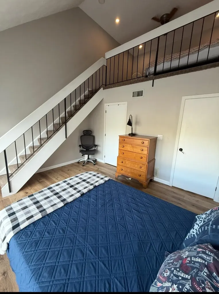 5 Tsienneto Road Derry NH 03038