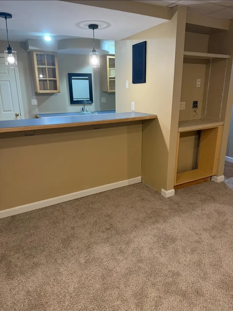 5 Tsienneto Road Derry NH 03038