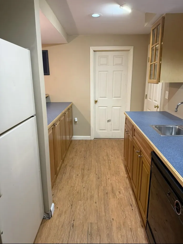 5 Tsienneto Road Derry NH 03038