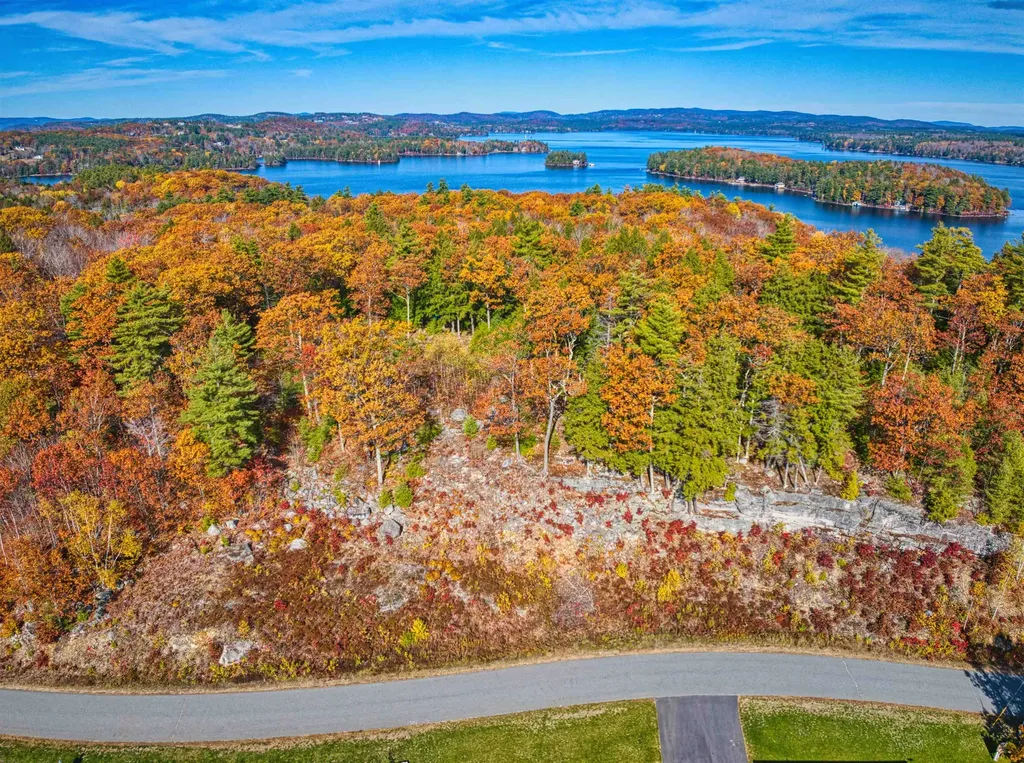 30 Greystone Lane Newbury NH 03255