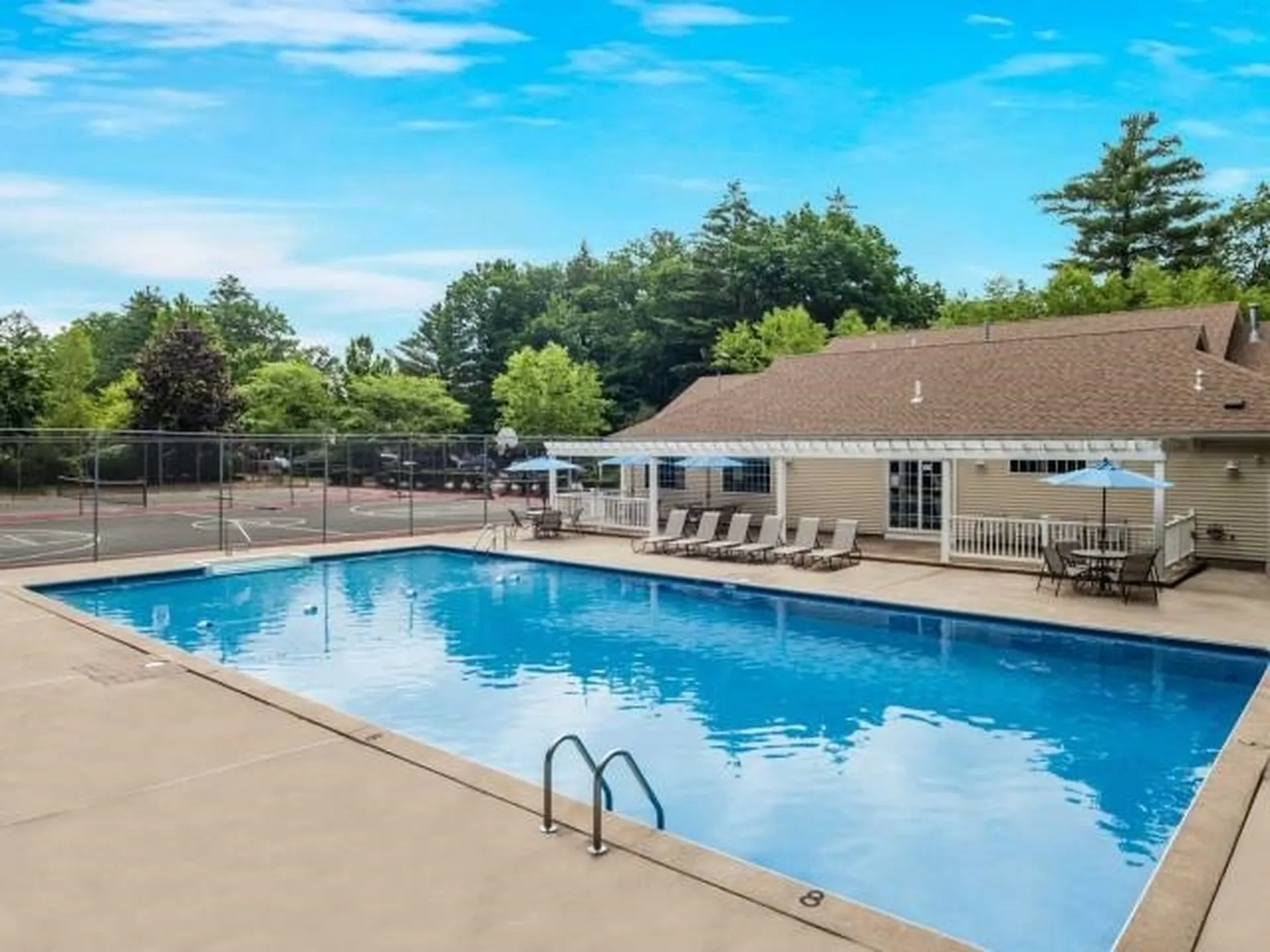 55 Greenview Drive Manchester NH 03102