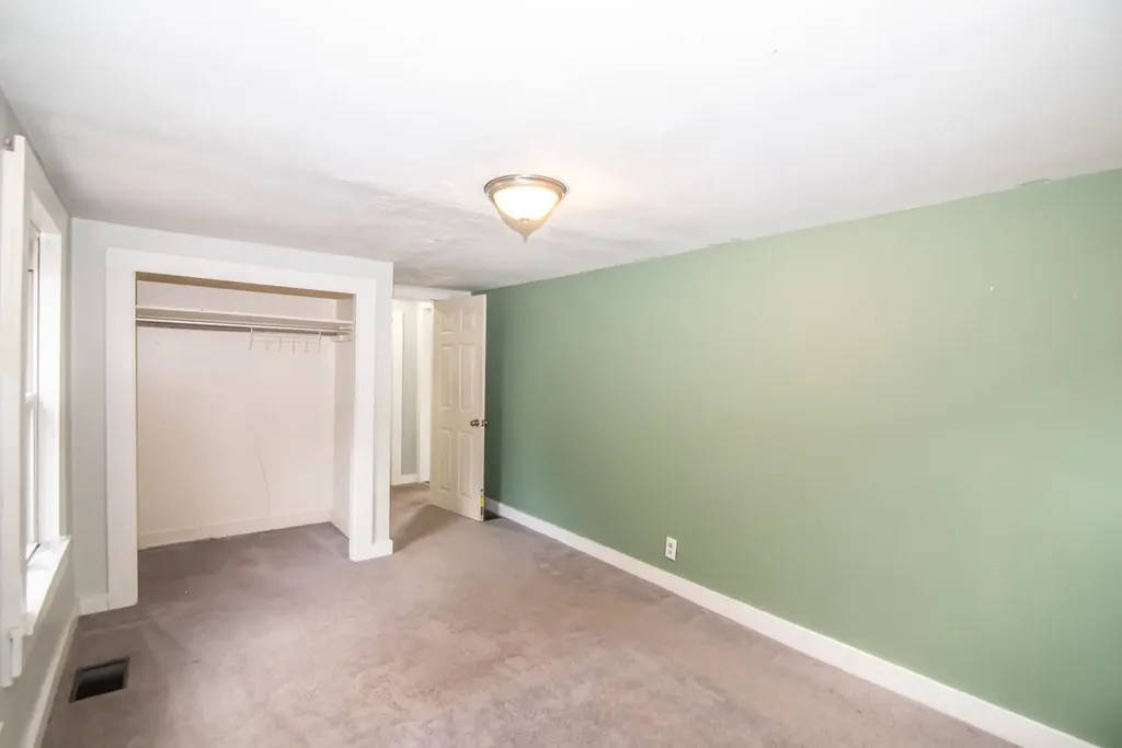 10 Auburn Road Londonderry NH 03053