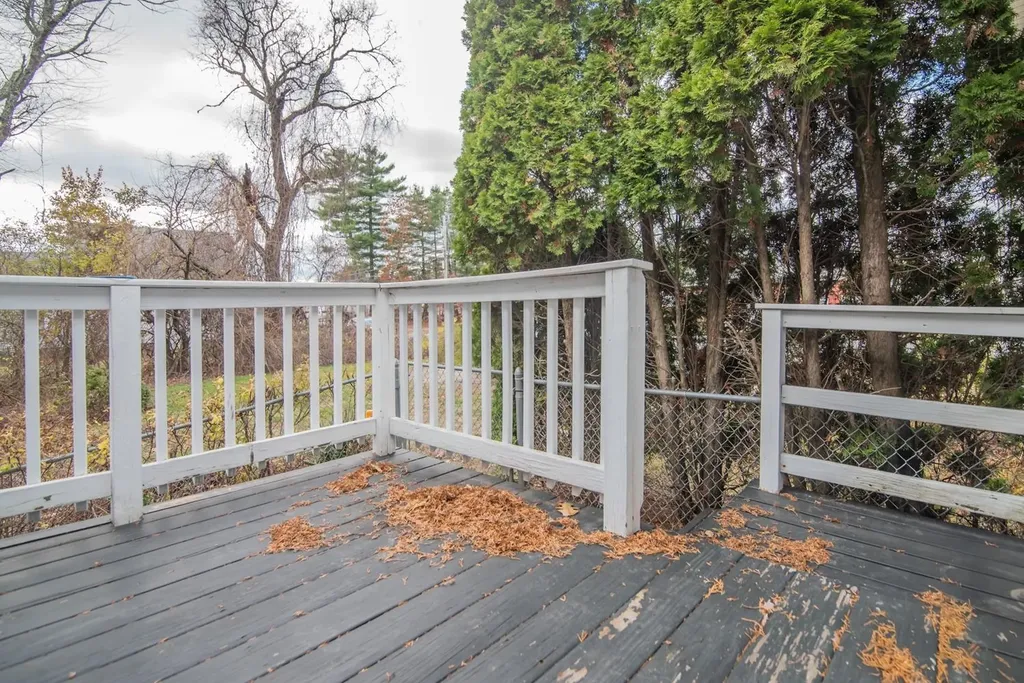 10 Auburn Road Londonderry NH 03053