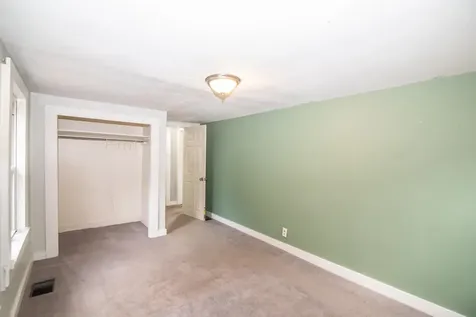 10 Auburn Road Londonderry NH 03053