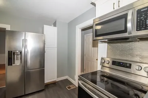 10 Auburn Road Londonderry NH 03053