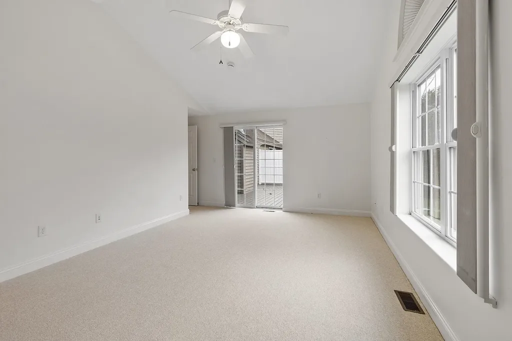 13 Autumn Lane Hampstead NH 03826