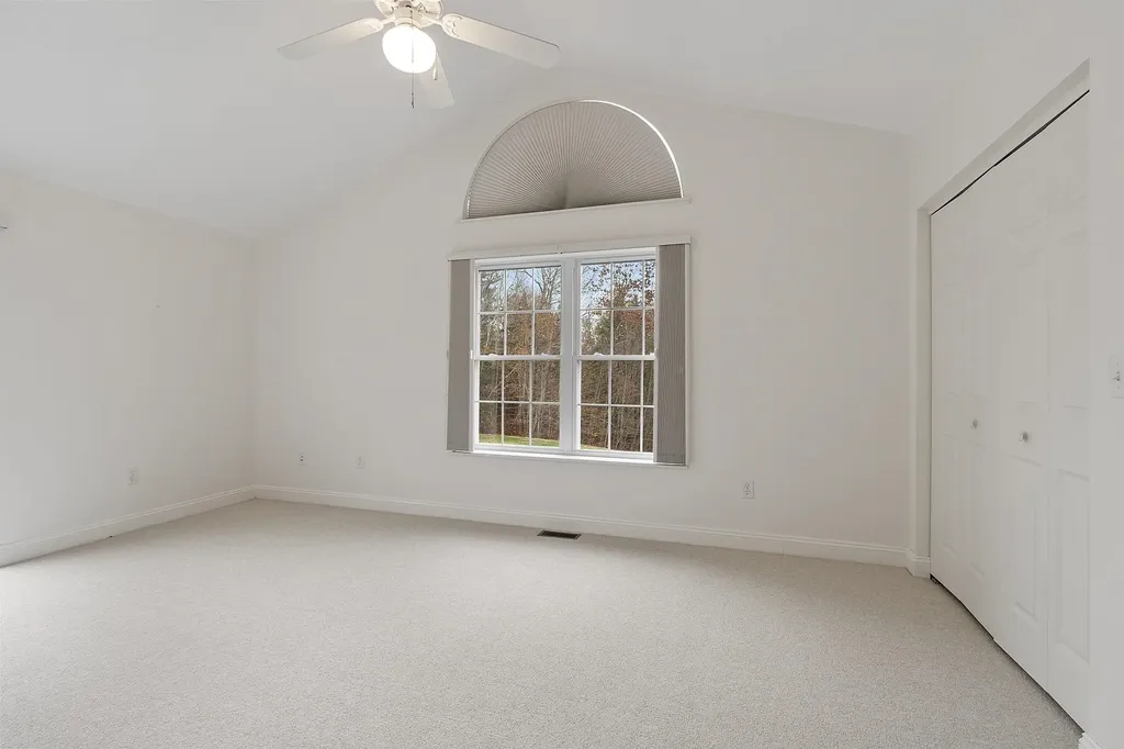 13 Autumn Lane Hampstead NH 03826