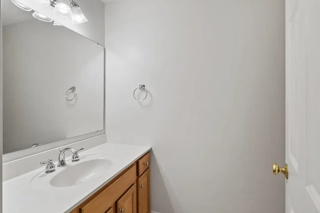 13 Autumn Lane Hampstead NH 03826