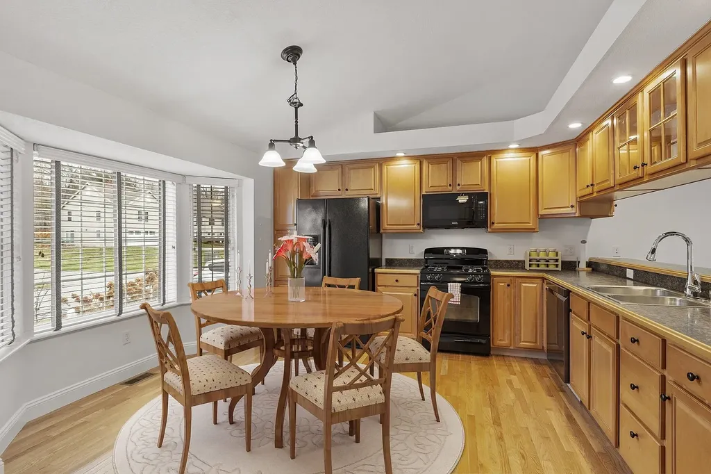 13 Autumn Lane Hampstead NH 03826