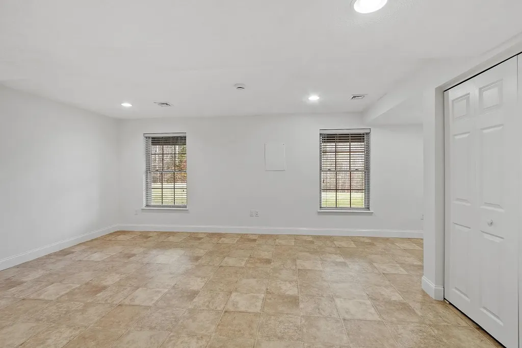 13 Autumn Lane Hampstead NH 03826