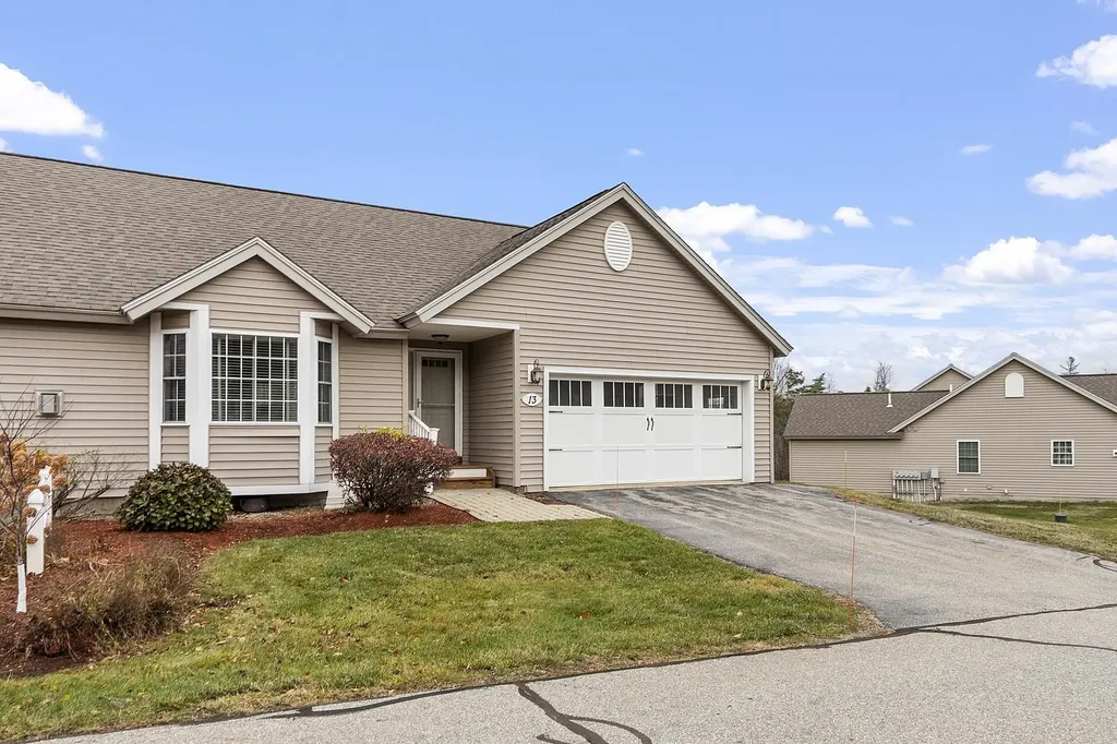 13 Autumn Lane Hampstead NH 03826