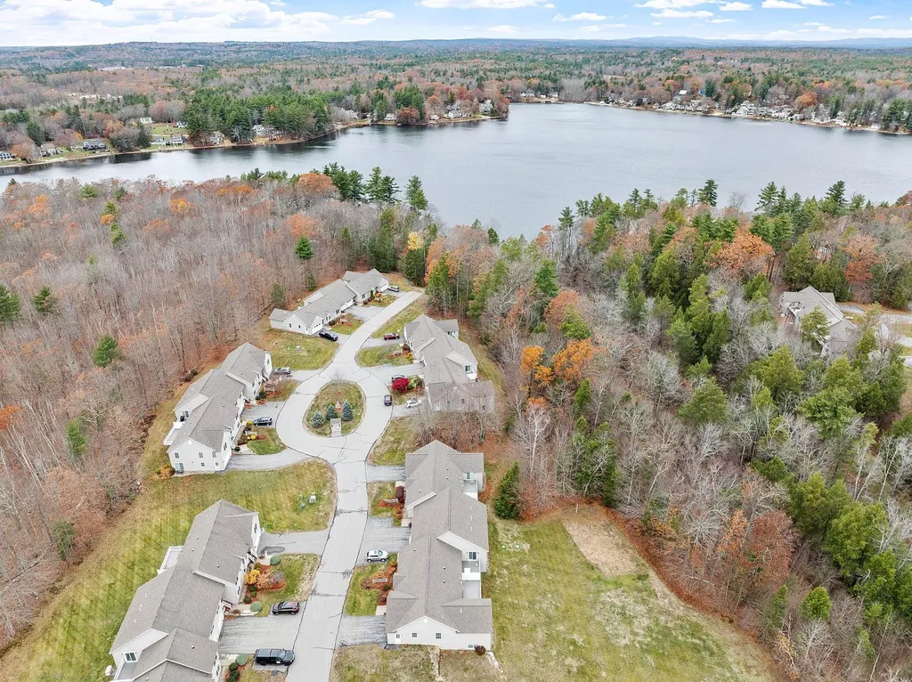 13 Autumn Lane Hampstead NH 03826